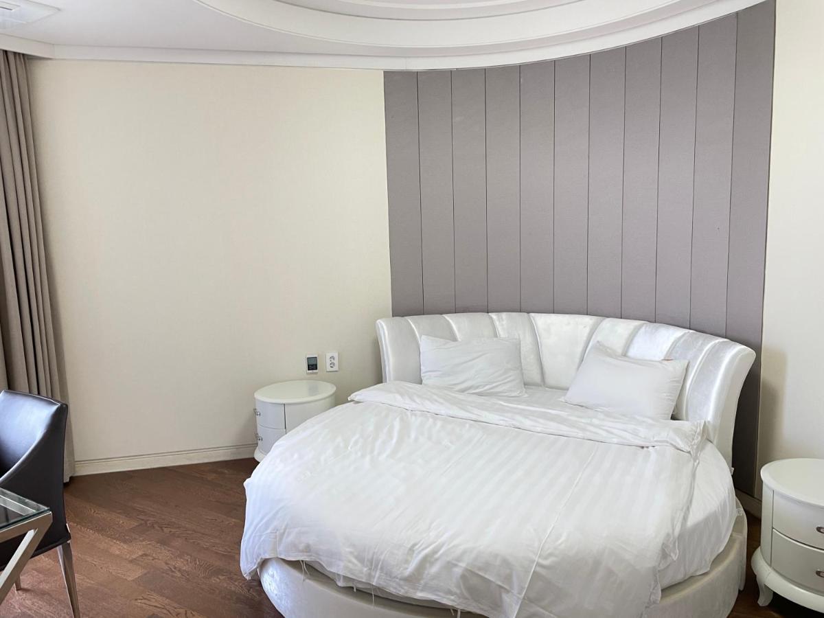 Ocean Star Resorts - Seopjikoji Seogwipo Eksteriør billede